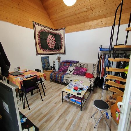 Ploubezre Maisonnette Avec Cour מראה חיצוני תמונה