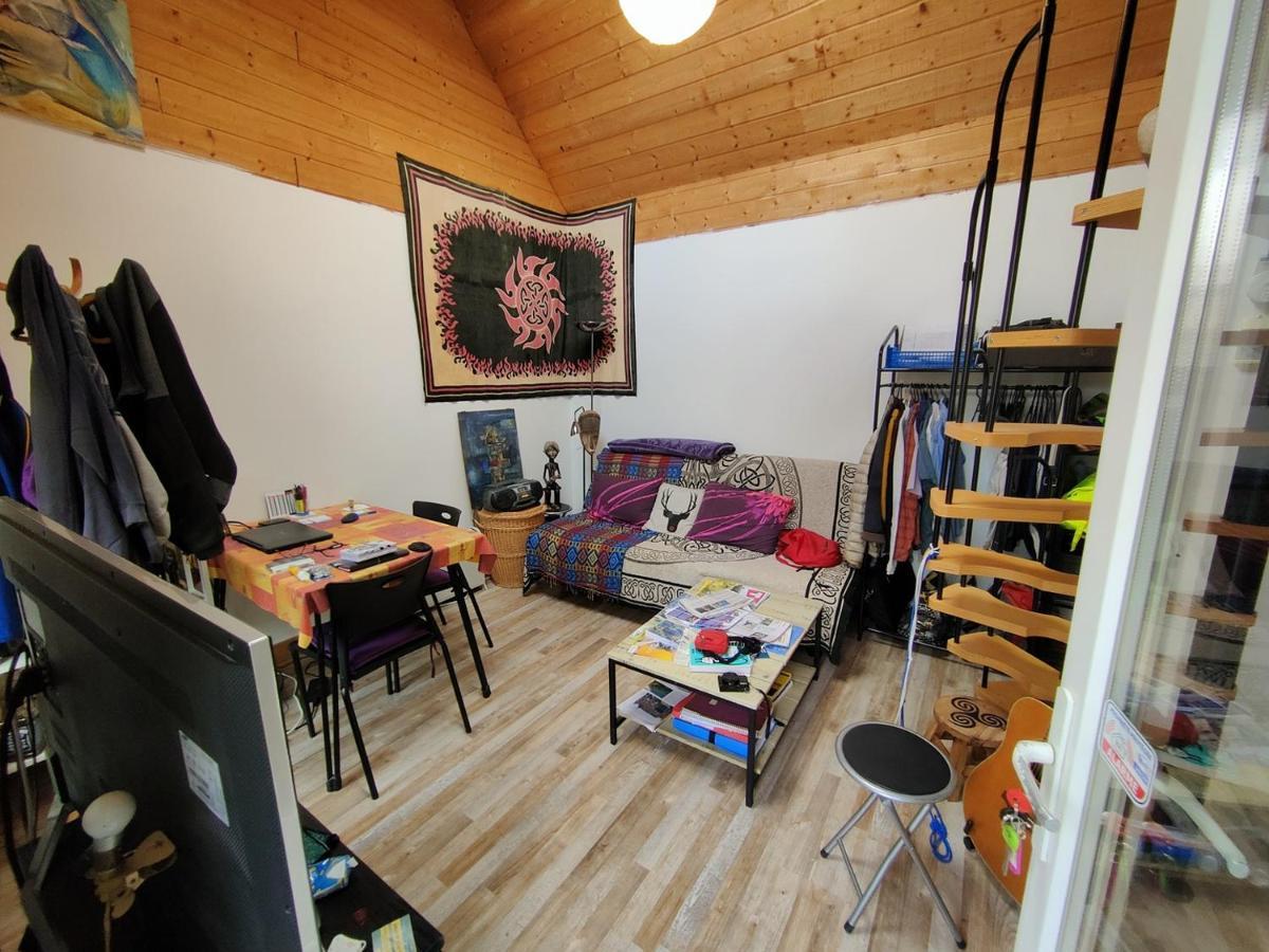 Ploubezre Maisonnette Avec Cour מראה חיצוני תמונה
